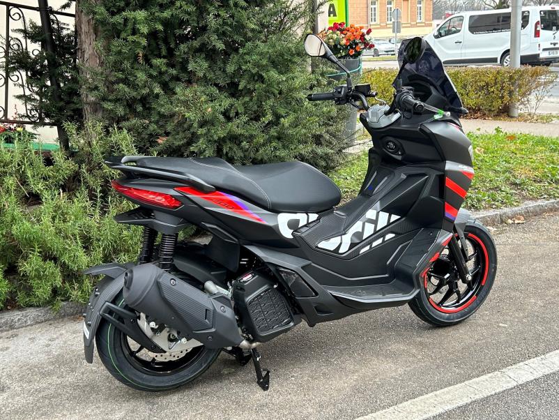 Motoristična trgovina Vrhnika