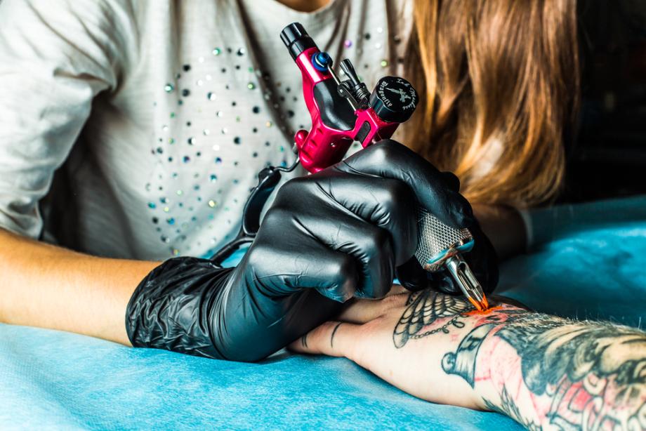 Tetoviranje roke