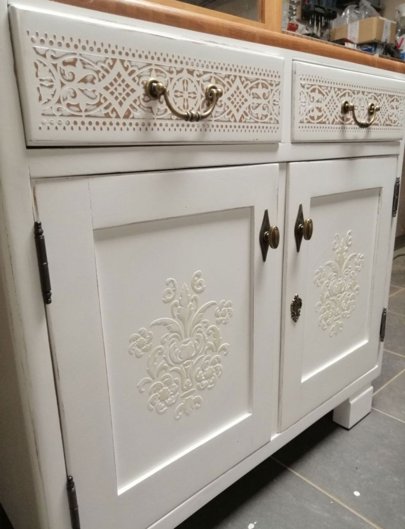 Obnova in restavratorstvo starega pohištva