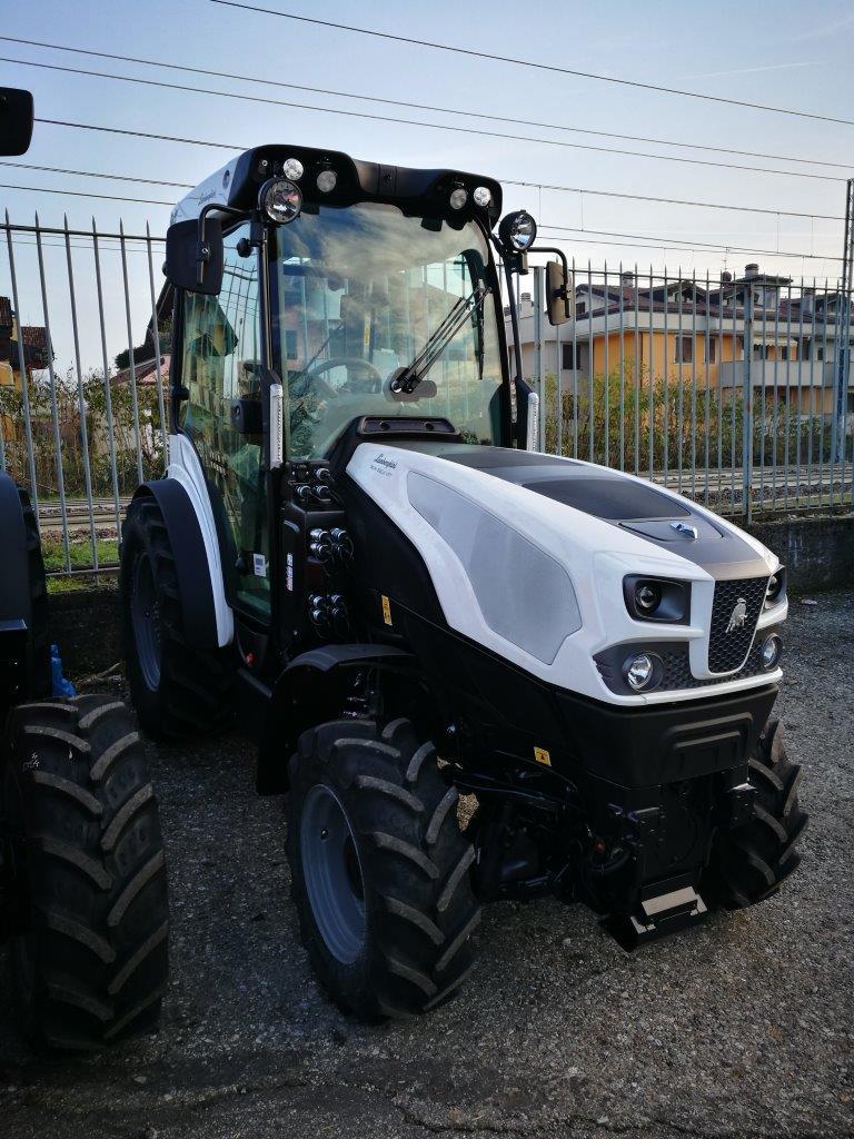 Rezervni deli traktor ponudba Slovenija