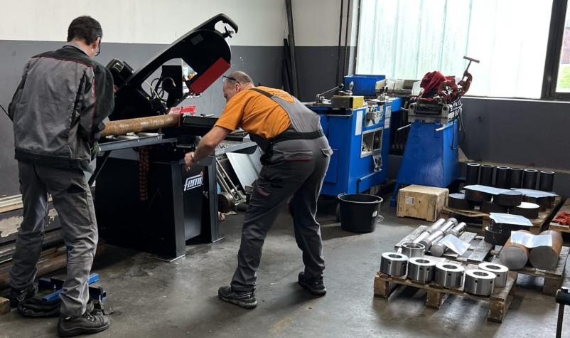 Rezervni deli za stiskalnice po naročilu Balkan