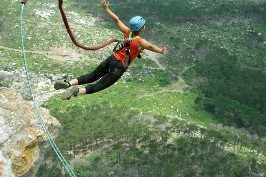 Bungee jumping
