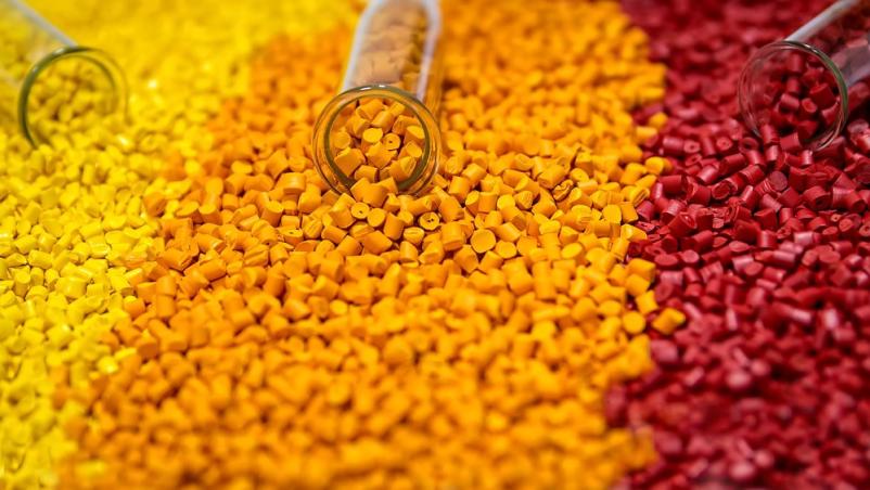 mokro barvanje plastičnih mas