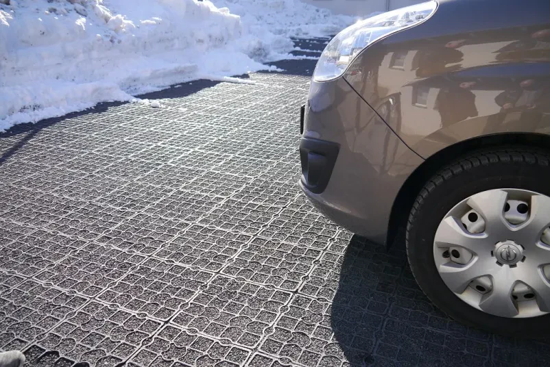 Naročilo travnih rešetk