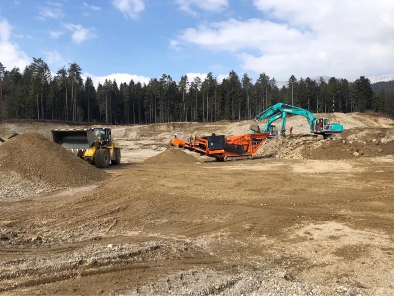 Konkurenčna prodaja gramoznih materialov Koroška