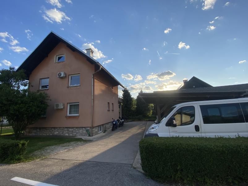 Ugoden apartma Breg pri Žirovnici