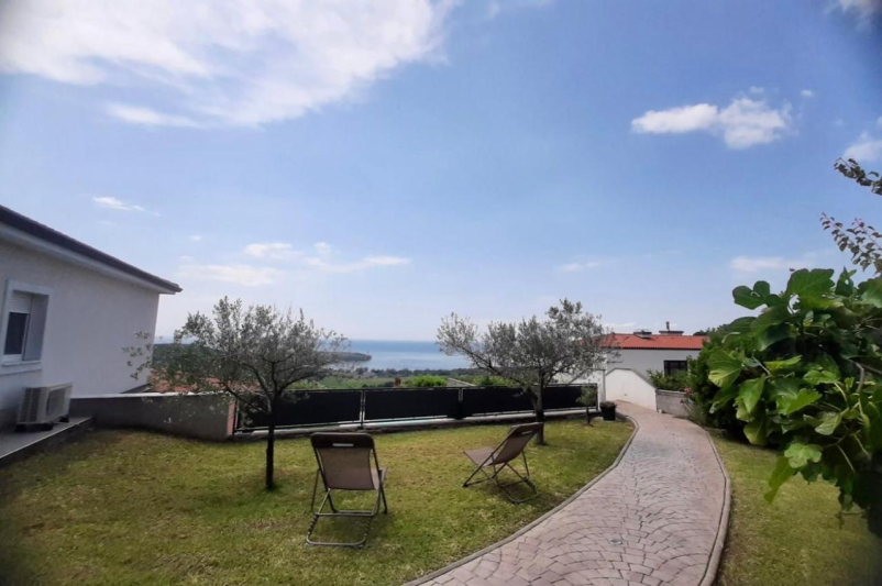 Ugoden najem udobnega apartmaja Ankaran