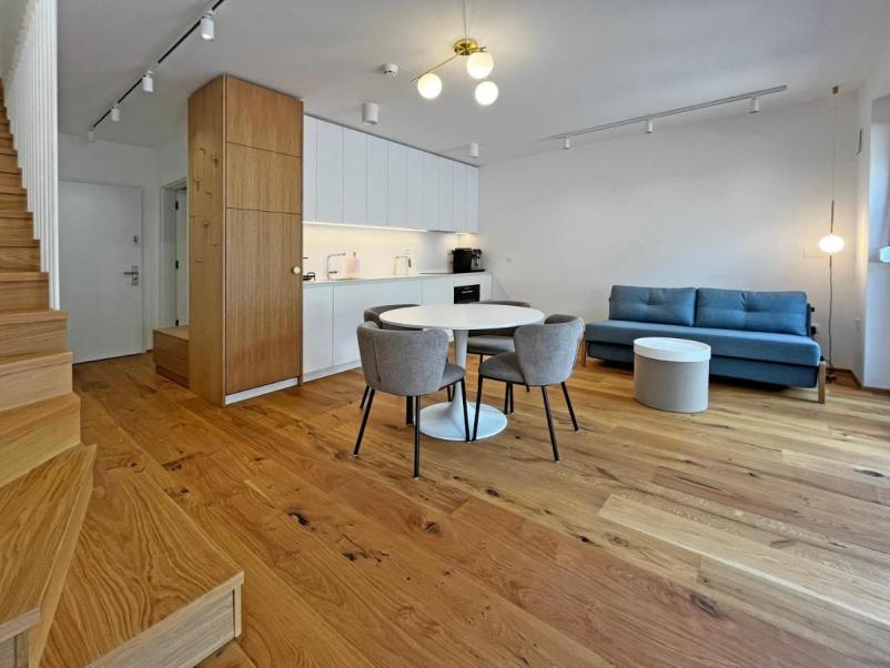 Najem apartmaja s teraso za 4 osebe v Bovcu