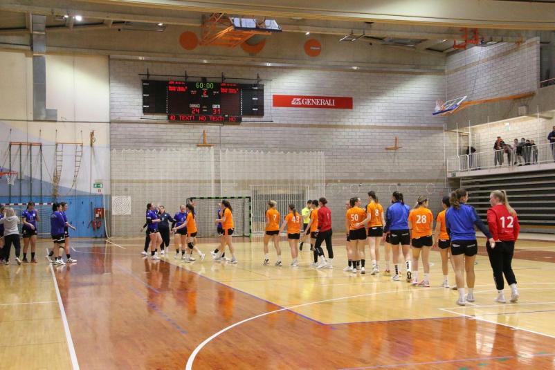 Rokometni trening za ženske Koper, Obala