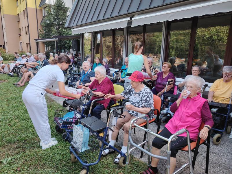 Dom upokojencev na Vrhniki