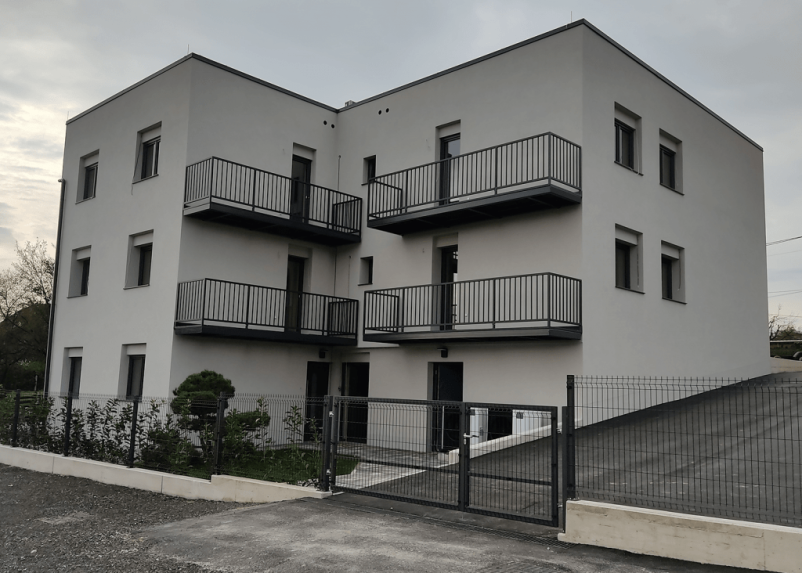 Kovinski nadstreški po meri Poljčane