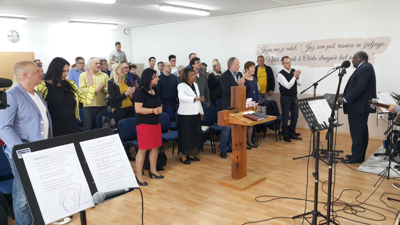 Evangelijski center Koper, Obala