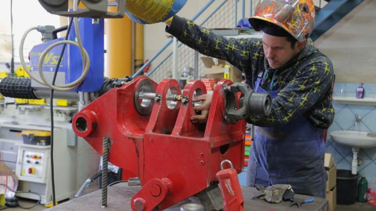 Popravilo delov za stroje