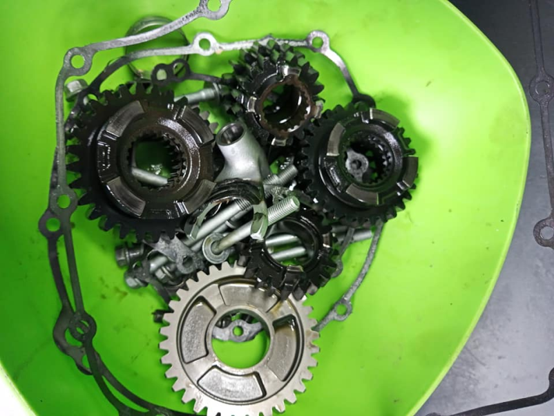 Rezervni deli za motor Ptuj