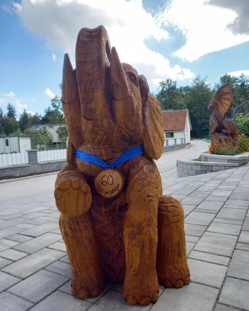 Lesene skulpture za darilo