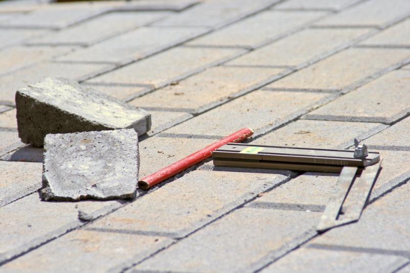 Tlakovanje dvorišč