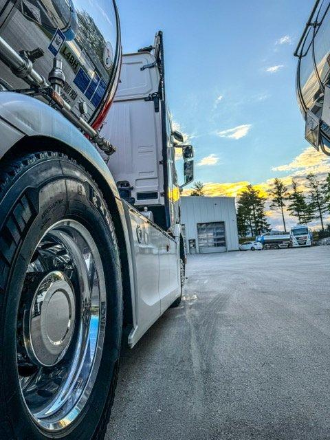 Transport of dangerous liquid goods