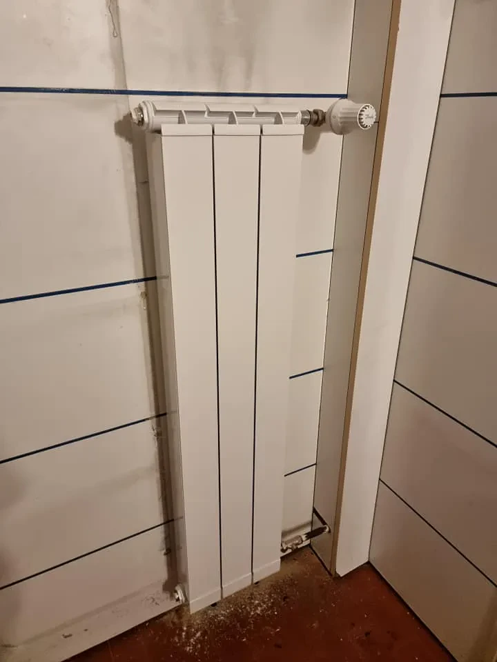 Pred menjavo radiatorja je potrebna zamrznitev cevi
