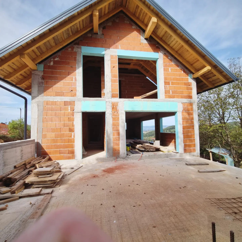 Kje najti dobre izvajalce za zidarska dela v Novem mestu?