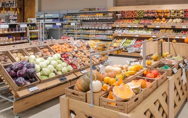 Hochwertige Laden Einrichtung Slowenien