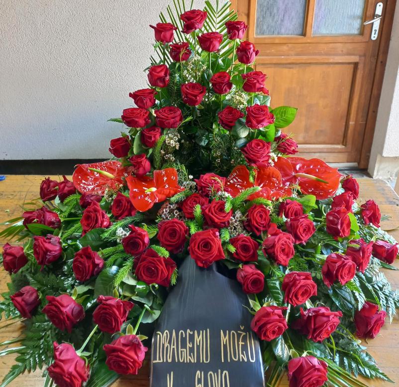 Brezplačna dostava šopkov in žalnih aranžmajev