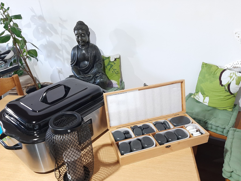 Masaža z vročimi kamni