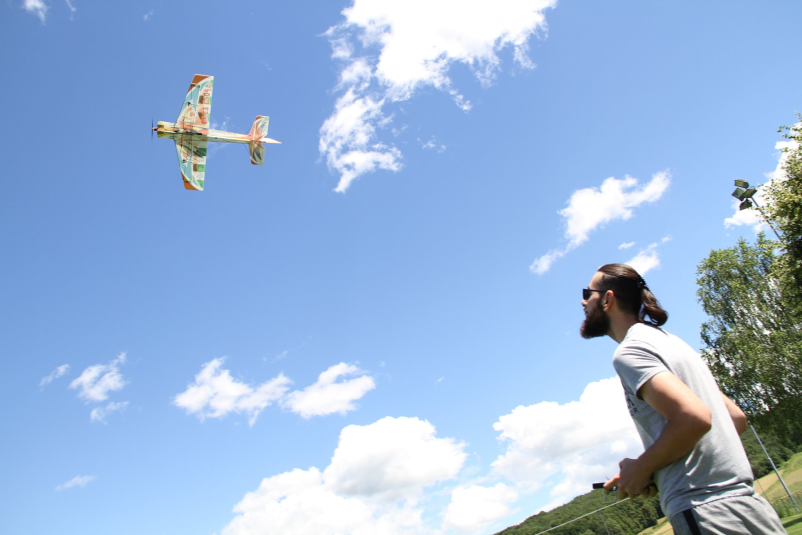 Tekmovanje z daljinskimi letali