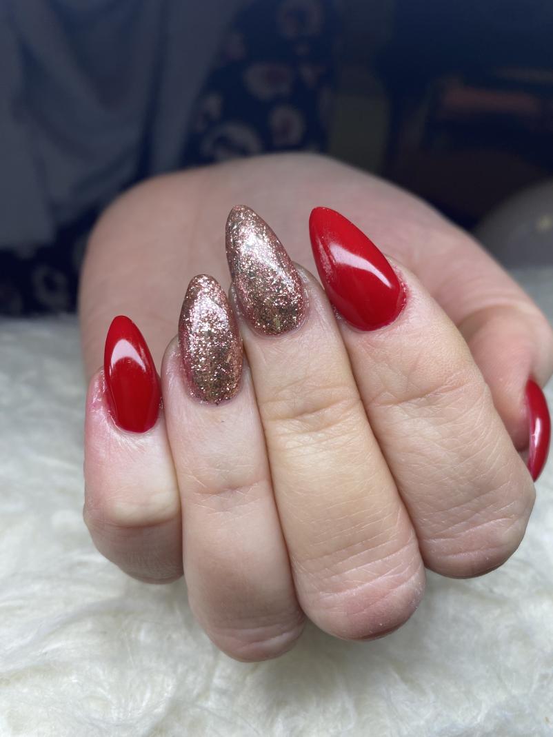 Urejanje nohtov Novo mesto