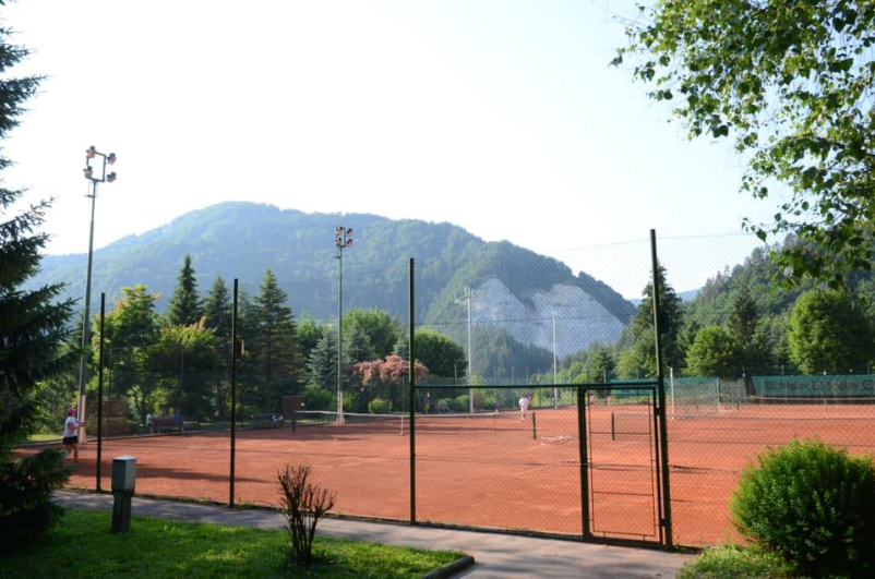 Najem teniškega igrišča