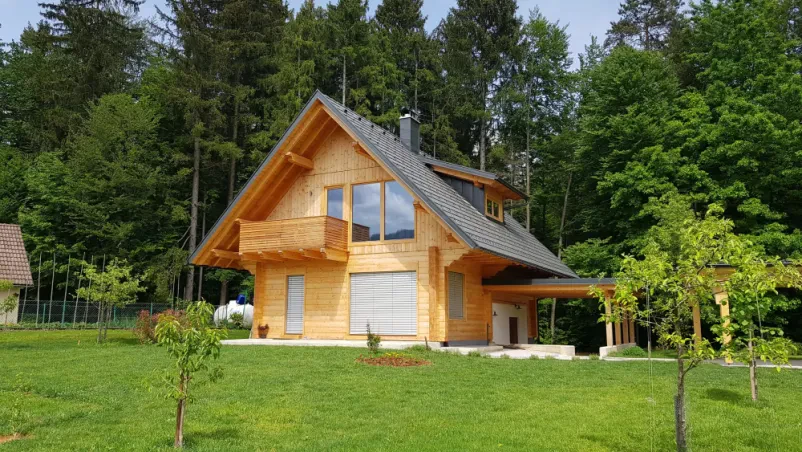 Izdelava brunarice po naročilu Gorenjska