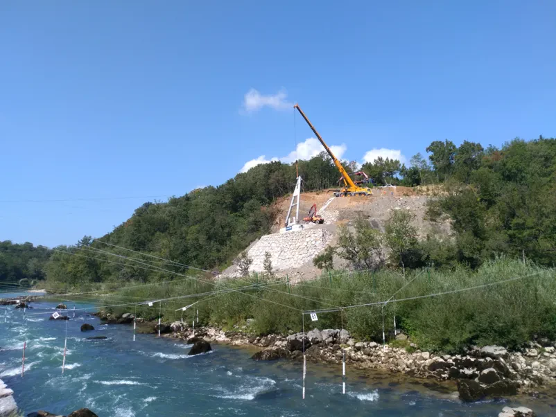 Avtodvigalo na gradbišču