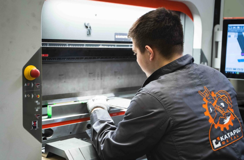 CNC krivljenje pločevine Zasavje, Slovenija