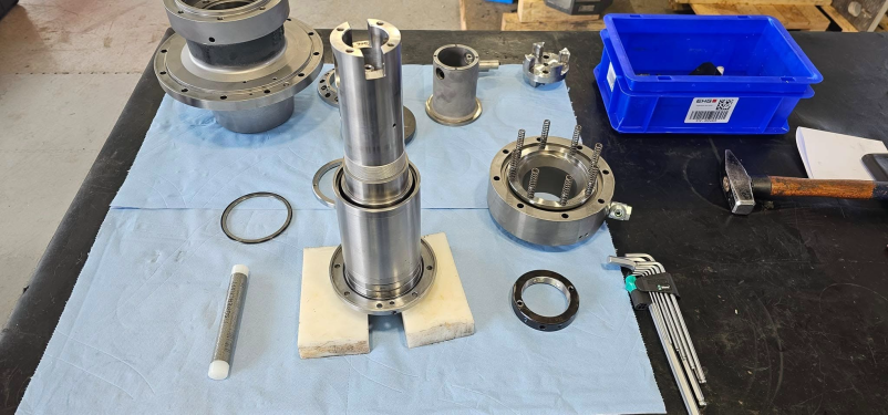 Wartung von CNC-Maschinen Slowenien und Ausland