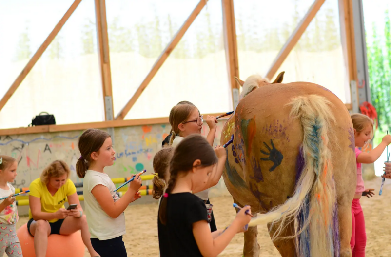Aktivnosti s konji - za otroke