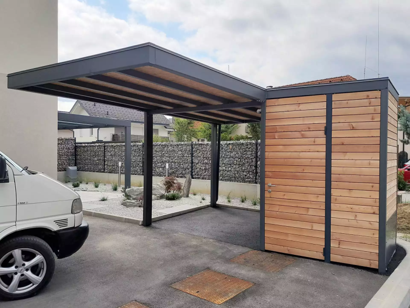 Kovinski nadstrešek za avto