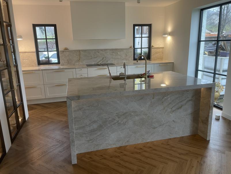 Izdelava kuhinjskih pultov iz keramike ali kamna