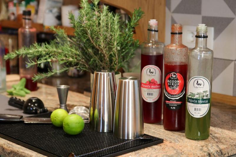 Najem barmana Bela Krajina, Slovenija