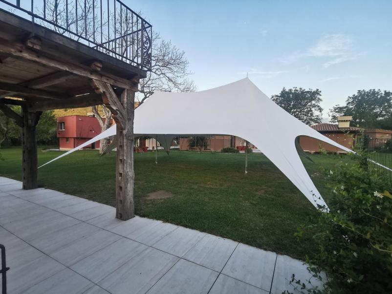 Dostava in montaža prireditvenih šotorov