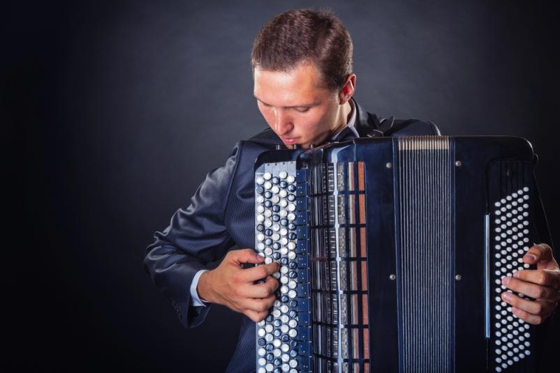 Igranje harmonike v Velenju