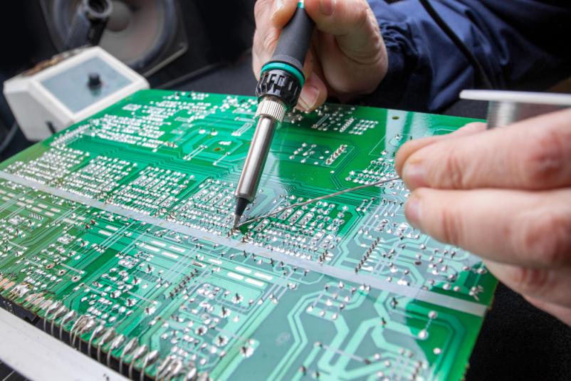 Analiza, opremljanje in popravilo tiskanih vezij Evropa