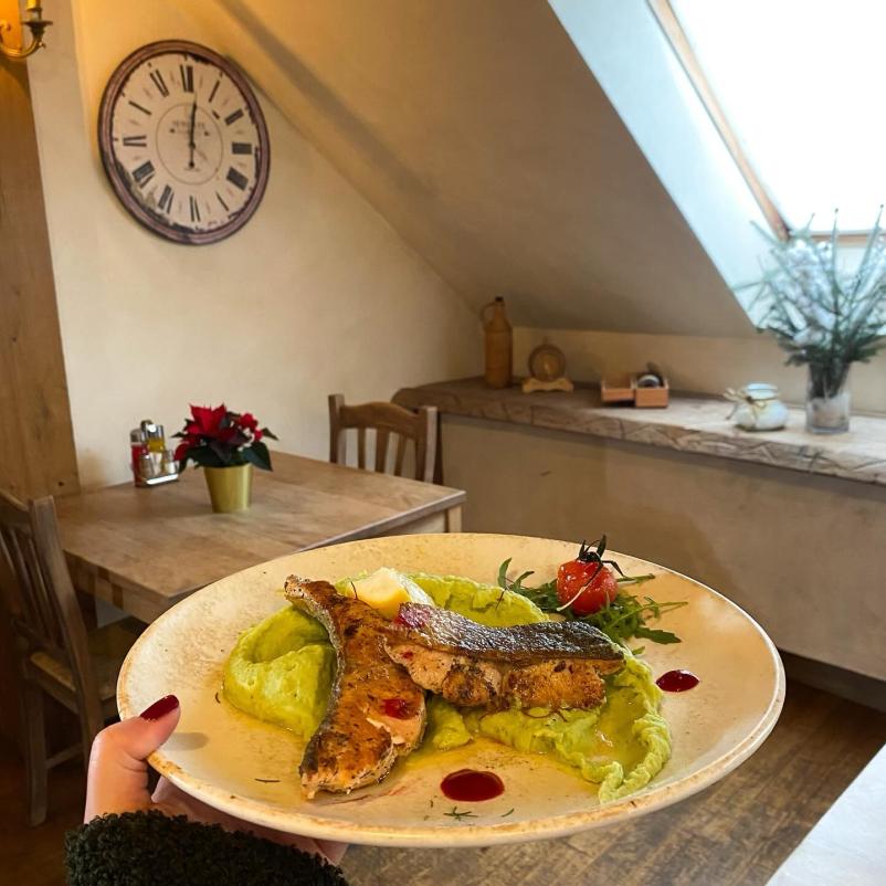 Ugodne in dobre jedi po naročilu Ljubljana