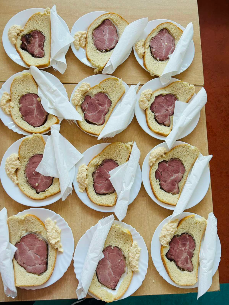 Dostava kosil za starejše