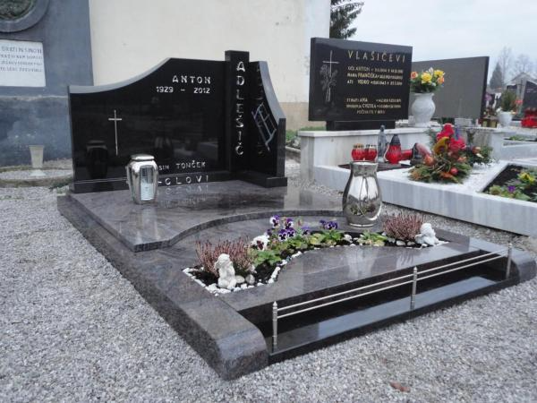 Izdelava nagrobnega spomenika Bela krajina