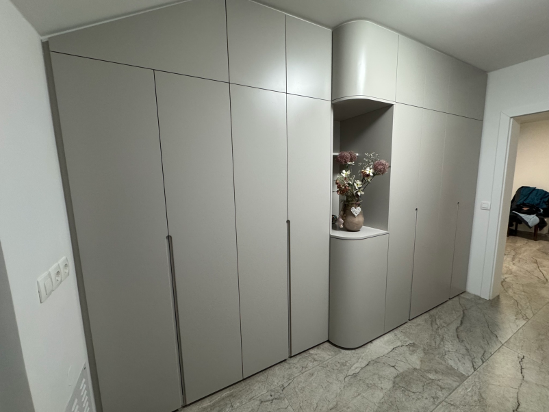 Nudimo vam notranje pohištvo iz iverala Dolenjska