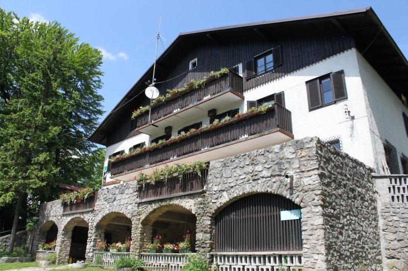 Planinski dom na Mrzlici