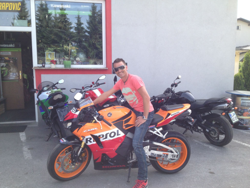 Ugodna prodaja motorjev in rezervni deli Domžale