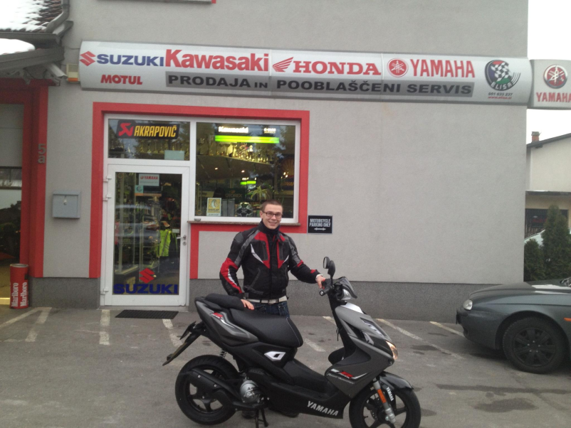 Prodaja motorjev in rezervni deli 