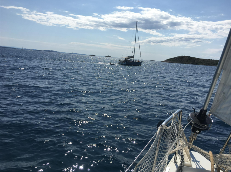 najem jadrnice Slovenija