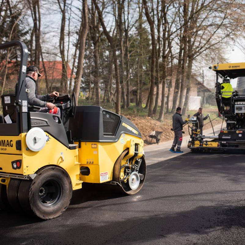 Celovite storitve asfaltiranja in urejanja dvorišč