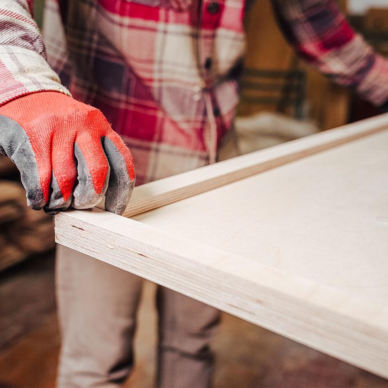 Ugodna izdelava lesenih vrat Slovenija